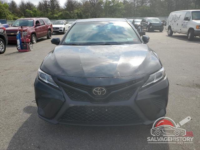 4T1B11HK5JU655536 2018 TOYOTA CAMRY photo no. 5