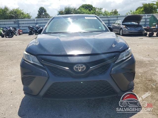 4T1B11HKXJU675992 2018 TOYOTA CAMRY photo no. 5