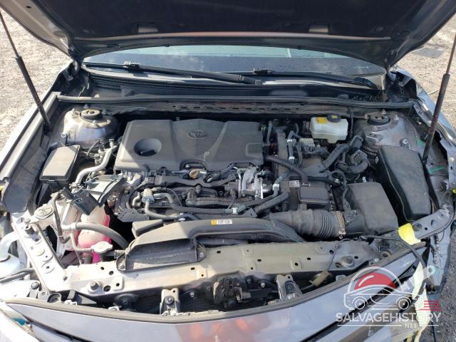 4T1B21HK7JU009508 2018 TOYOTA CAMRY photo no. 11