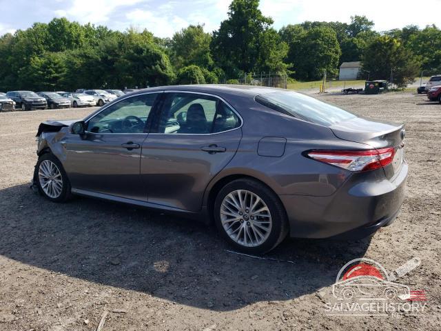 4T1B21HK7JU009508 2018 TOYOTA CAMRY photo no. 2