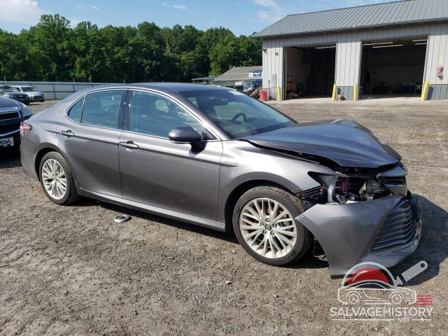 4T1B21HK7JU009508 2018 TOYOTA CAMRY photo no. 4