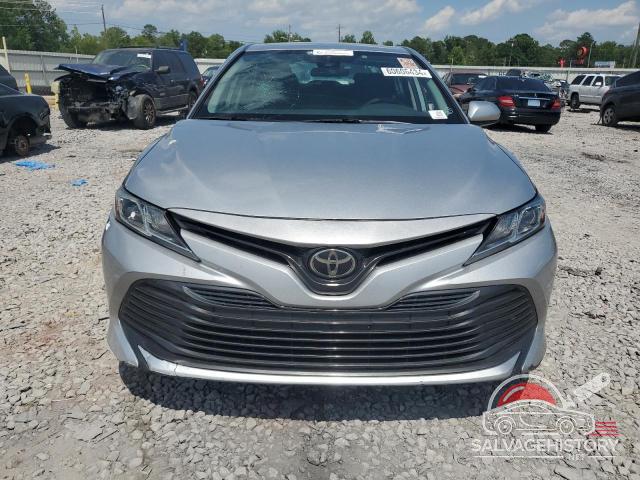 4T1B11HKXKU197140 2019 TOYOTA CAMRY photo no. 5