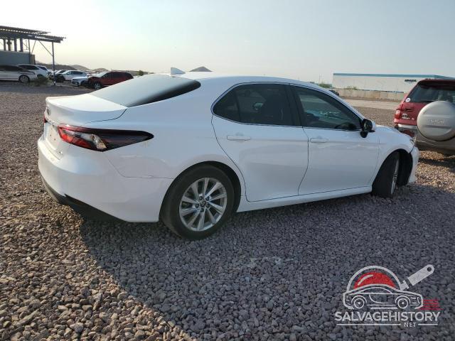 4T1C11AK6MU540396 2021 TOYOTA CAMRY photo no. 3