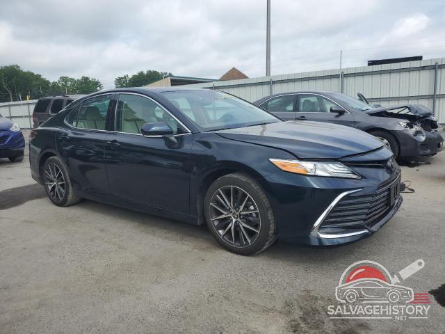 4T1F11AK2MU452071 2021 TOYOTA CAMRY photo no. 4