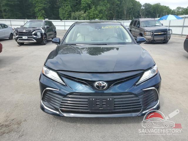 4T1F11AK2MU452071 2021 TOYOTA CAMRY photo no. 5