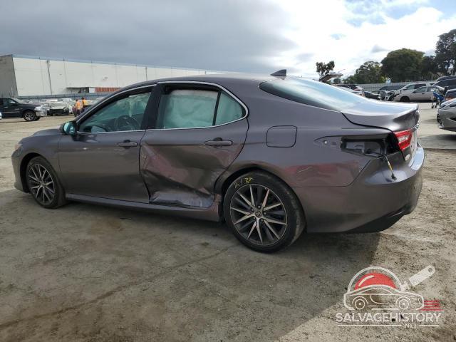 4T1F11AKXMU614173 2021 TOYOTA CAMRY photo no. 2