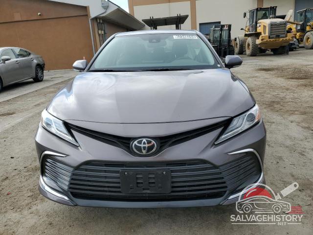 4T1F11AKXMU614173 2021 TOYOTA CAMRY photo no. 5