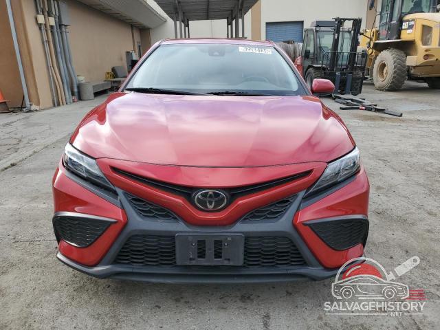 4T1G11AK6MU487121 2021 TOYOTA CAMRY photo no. 5
