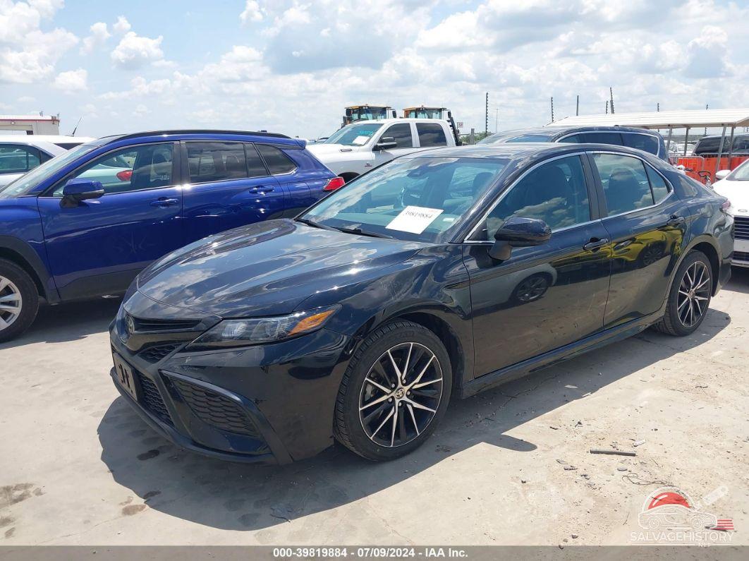 4T1G11AK8MU588676 2021 TOYOTA CAMRY photo no. 2