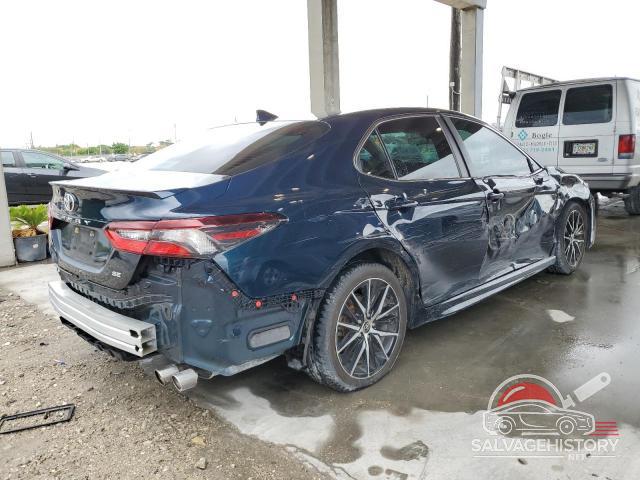 4T1G11AKXMU554903 2021 TOYOTA CAMRY photo no. 3