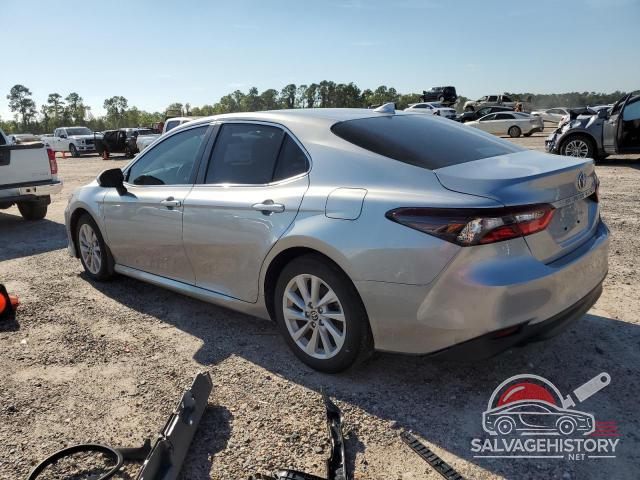 4T1C11AK0NU638602 2022 TOYOTA CAMRY photo no. 2