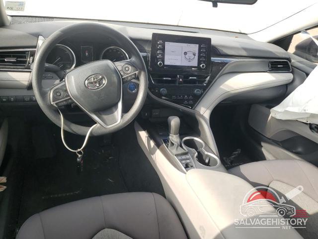 4T1C31AKXNU571744 2022 TOYOTA CAMRY photo no. 8