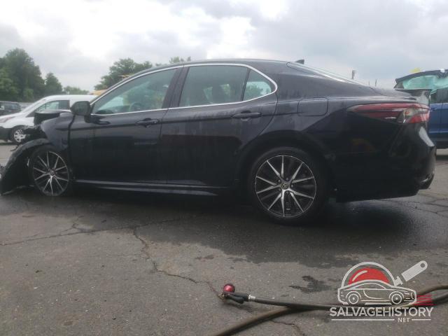 4T1G11AK0NU706673 2022 TOYOTA CAMRY photo no. 2