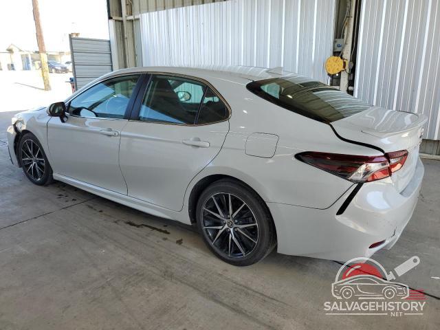 4T1G11AK4NU017185 2022 TOYOTA CAMRY photo no. 2
