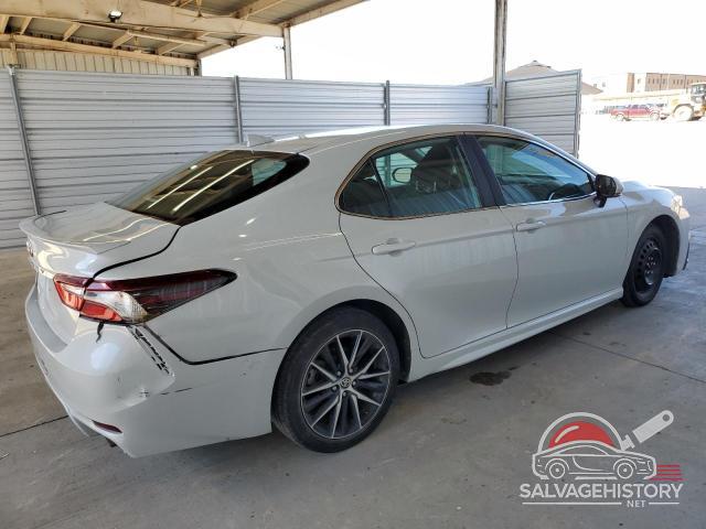 4T1G11AK4NU017185 2022 TOYOTA CAMRY photo no. 3
