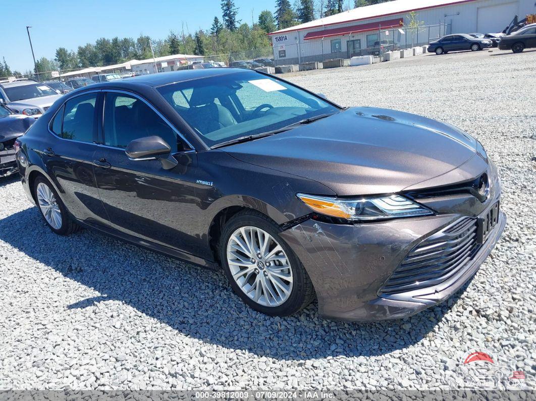 4T1B21HK5JU503057 2018 TOYOTA CAMRY HYBRID photo no. 1