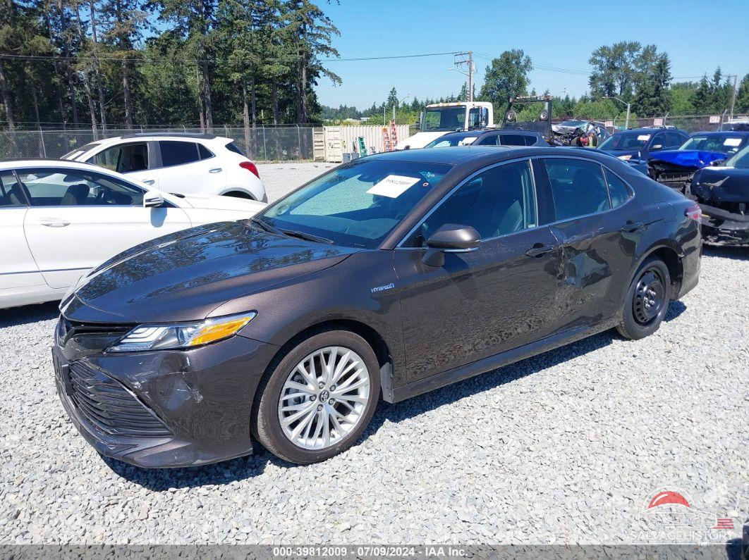 4T1B21HK5JU503057 2018 TOYOTA CAMRY HYBRID photo no. 2