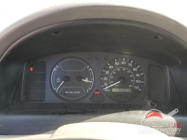 1NXBR12E0YZ406003 2000 TOYOTA COROLLA photo no. 9