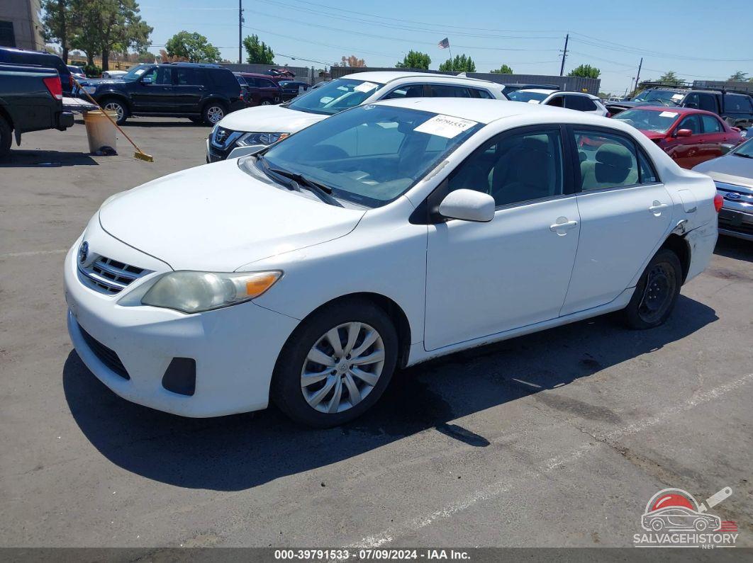 5YFBU4EE8DP140978 2013 TOYOTA COROLLA photo no. 2