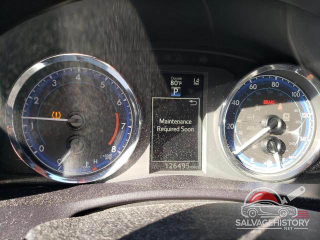 5YFBURHE1HP677268 2017 TOYOTA COROLLA photo no. 9