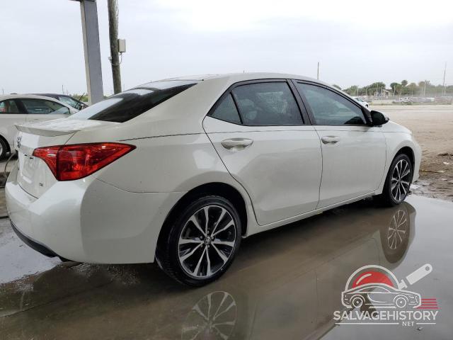 5YFBURHE8HP656756 2017 TOYOTA COROLLA photo no. 3