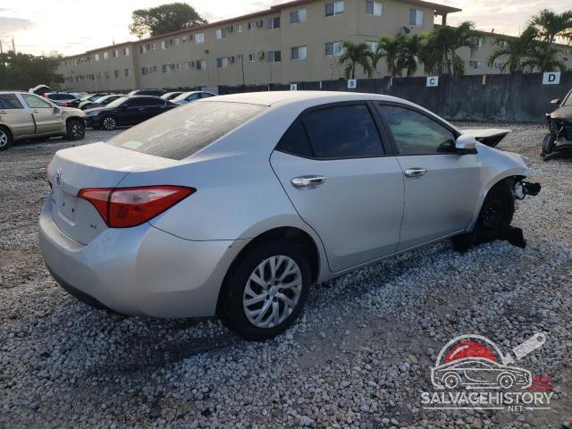 5YFBURHEXHP726161 2017 TOYOTA COROLLA photo no. 3