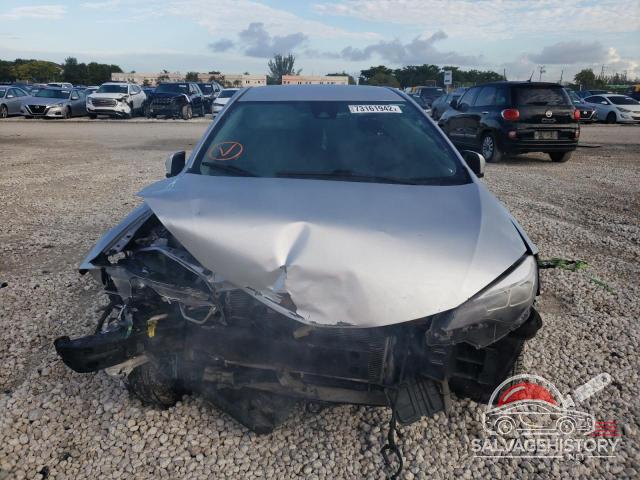 5YFBURHEXHP726161 2017 TOYOTA COROLLA photo no. 5