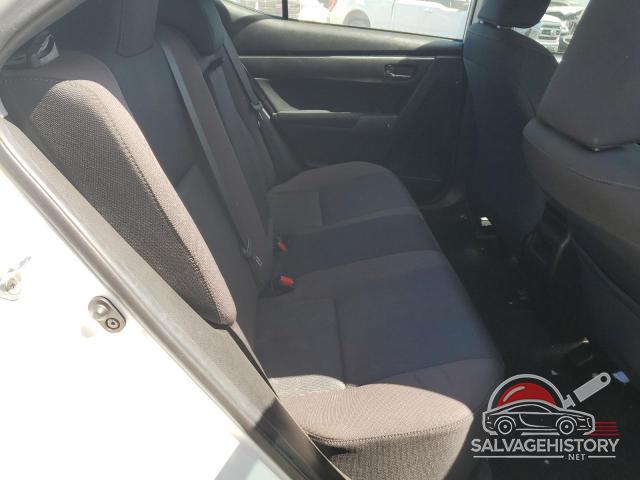 5YFBURHE3JP798647 2018 TOYOTA COROLLA photo no. 10