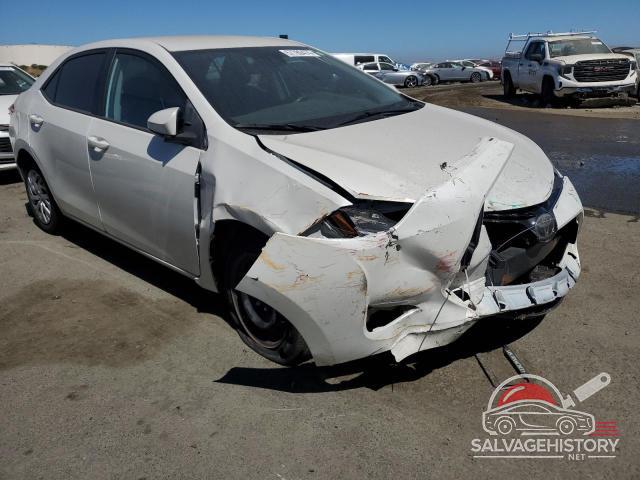 5YFBURHE3JP798647 2018 TOYOTA COROLLA photo no. 4