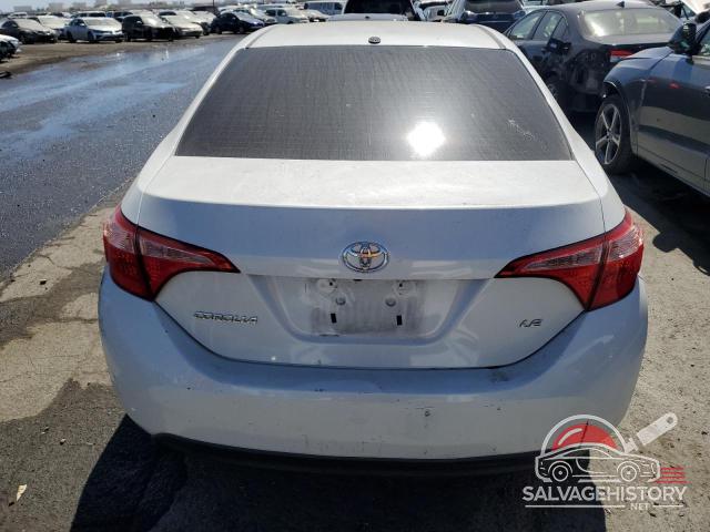 5YFBURHE3JP798647 2018 TOYOTA COROLLA photo no. 6