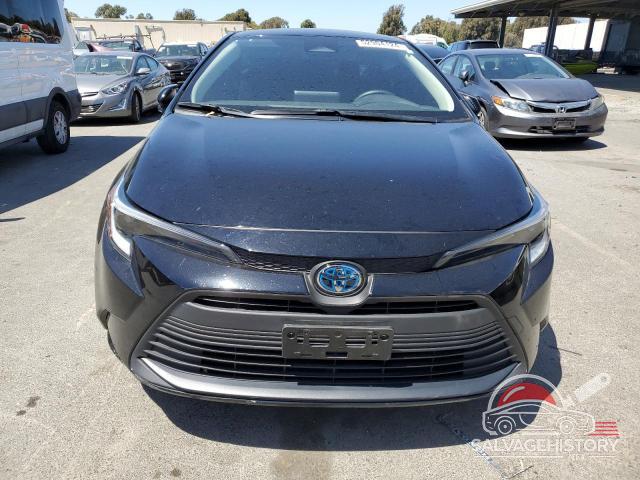 JTDBCMFE0PJ002085 2023 TOYOTA COROLLA photo no. 5