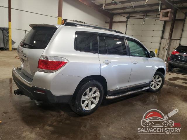 5TDBK3EH6DS250588 2013 TOYOTA HIGHLANDER photo no. 3