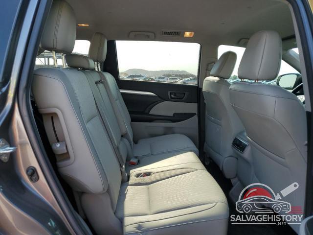 5TDZZRFH2JS246738 2018 TOYOTA HIGHLANDER photo no. 10
