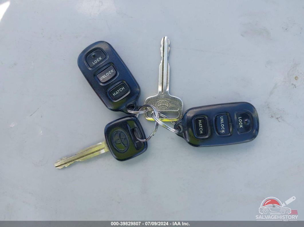 2T1KR32E33C050507 2003 TOYOTA MATRIX photo no. 11