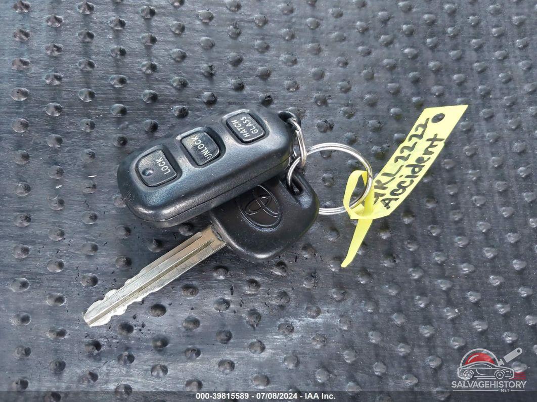 2T1KR32E06C608527 2006 TOYOTA MATRIX photo no. 11