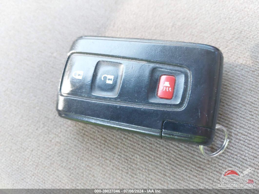 JTDKB20U840106395 2004 TOYOTA PRIUS photo no. 11