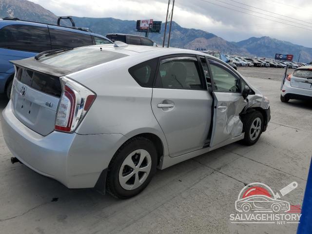 JTDKN3DUXC5479172 2012 TOYOTA PRIUS photo no. 3