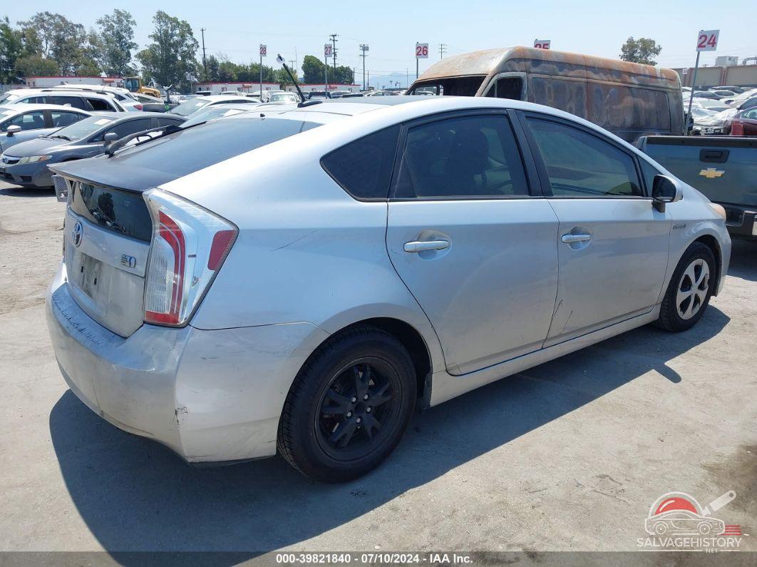 JTDKN3DUXD5593111 2013 TOYOTA PRIUS photo no. 4