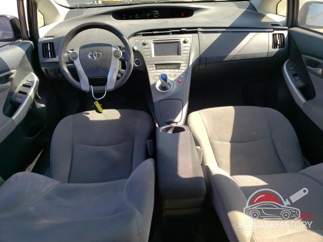 JTDKN3DU1F0475061 2015 TOYOTA PRIUS photo no. 8