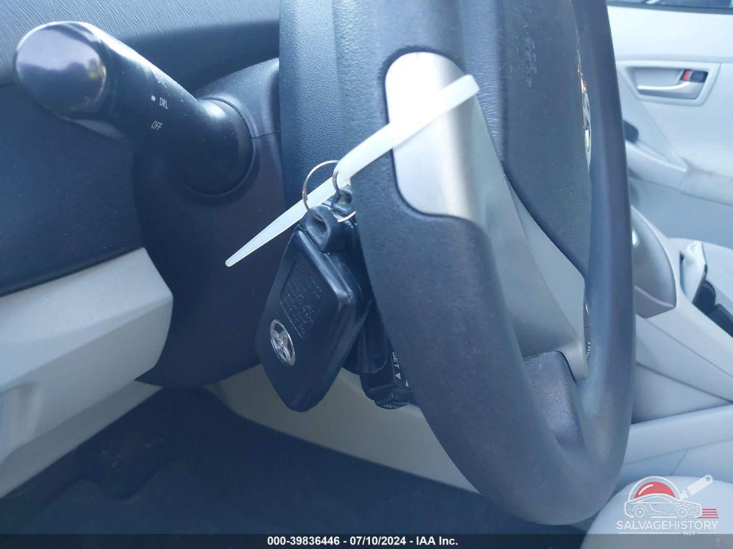 JTDKN3DU6F1940640 2015 TOYOTA PRIUS photo no. 11