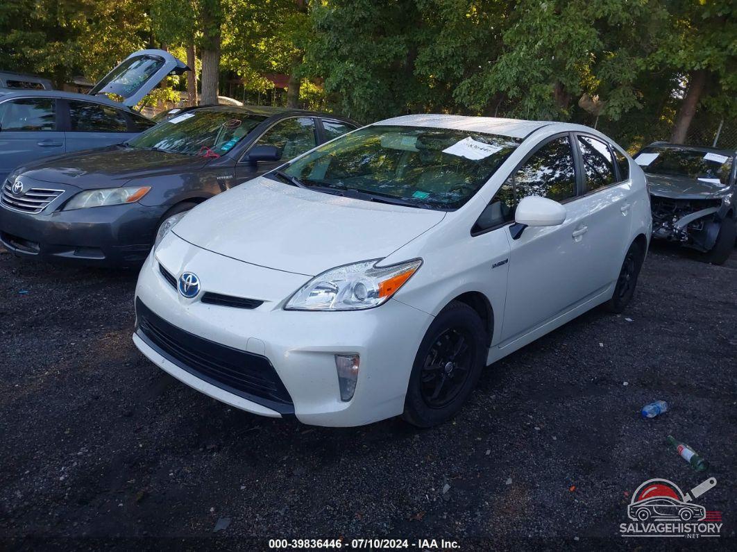 JTDKN3DU6F1940640 2015 TOYOTA PRIUS photo no. 2