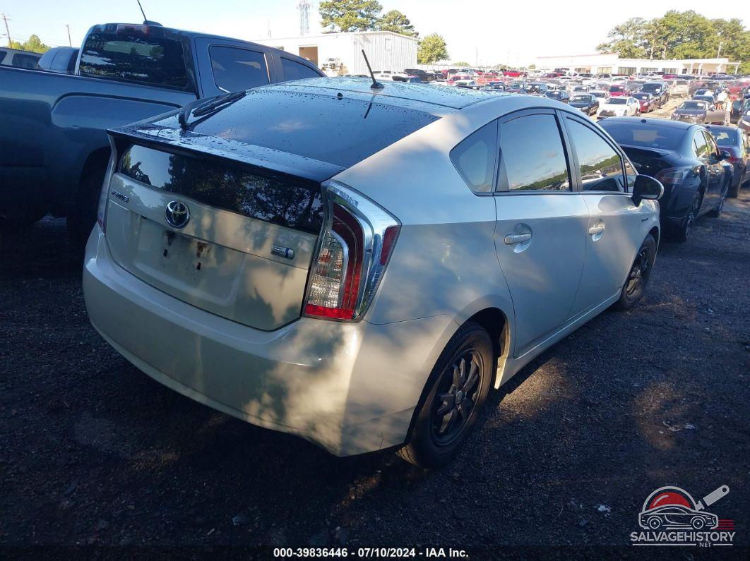 JTDKN3DU6F1940640 2015 TOYOTA PRIUS photo no. 4