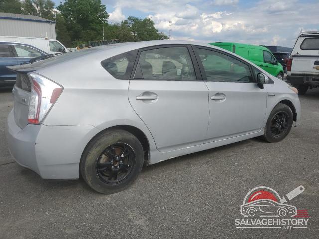 JTDKN3DU7F1999017 2015 TOYOTA PRIUS photo no. 3