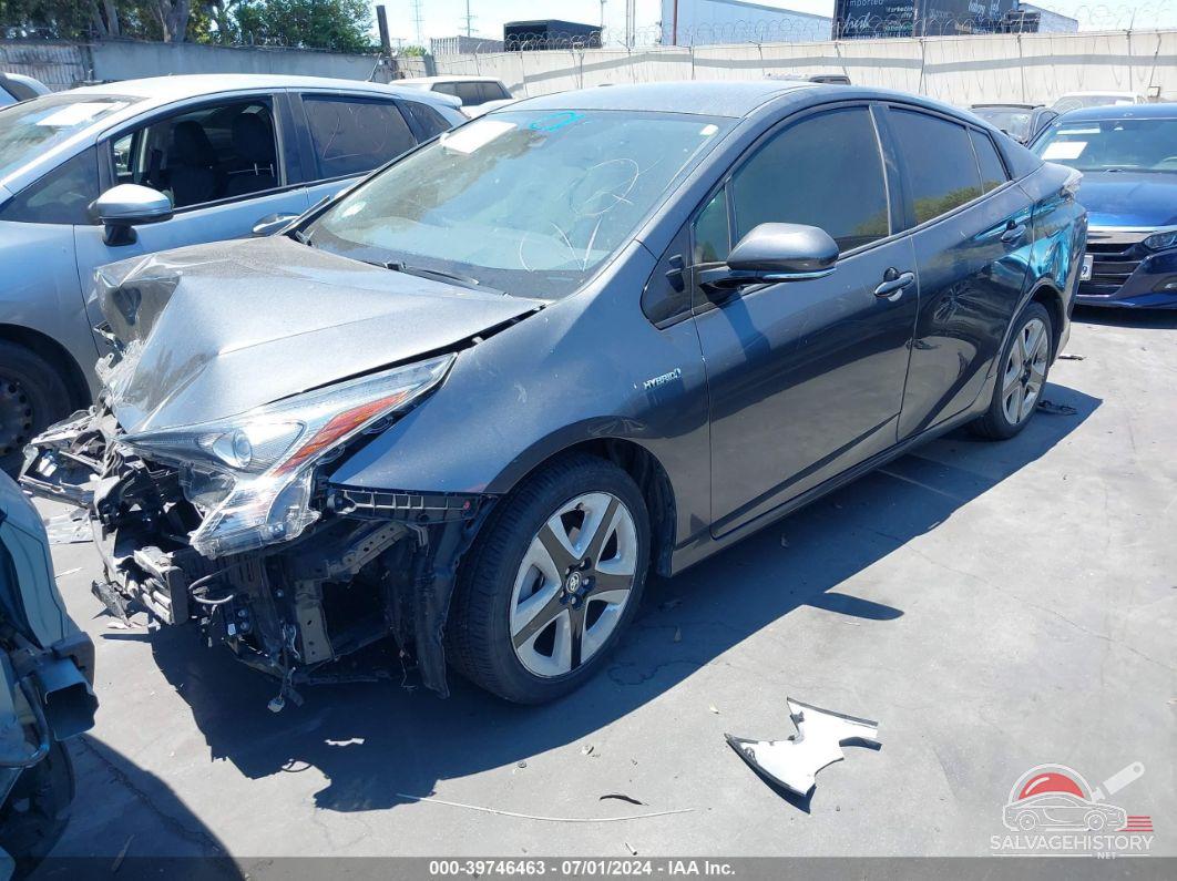 JTDKARFU8G3010630 2016 TOYOTA PRIUS photo no. 2