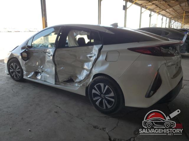 JTDKARFP5J3085321 2018 TOYOTA PRIUS photo no. 2