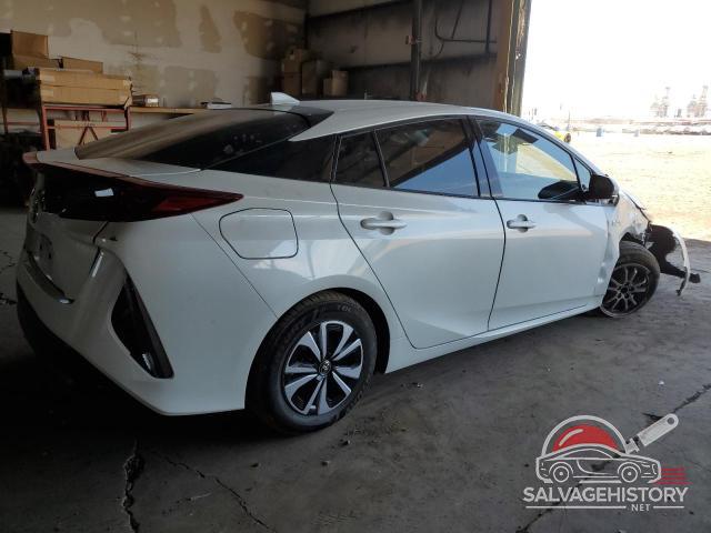 JTDKARFP5J3085321 2018 TOYOTA PRIUS photo no. 3