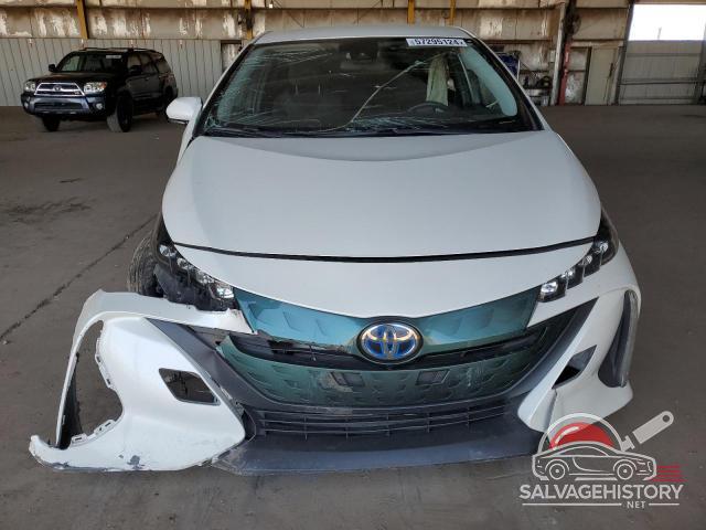 JTDKARFP5J3085321 2018 TOYOTA PRIUS photo no. 5