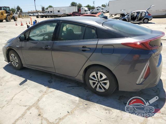 JTDKARFP9J3078629 2018 TOYOTA PRIUS photo no. 2