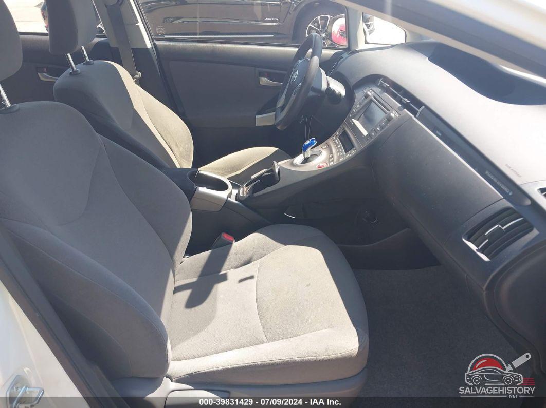JTDKN3DPXE3055483 2014 TOYOTA PRIUS PLUG-IN photo no. 5