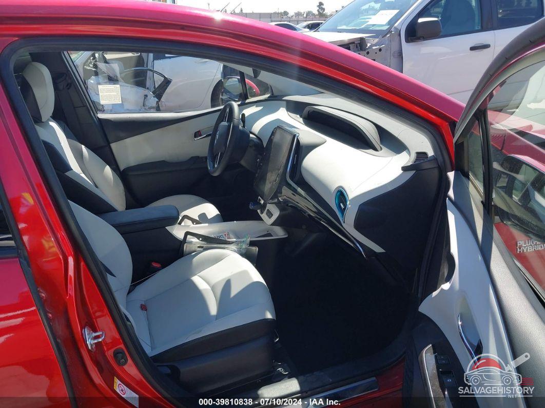 JTDKARFP6H3031925 2017 TOYOTA PRIUS PRIME photo no. 5